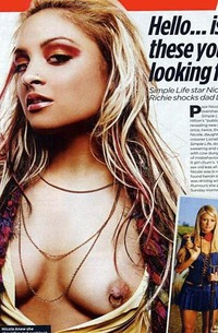 Nicole Richie grabs some attention
