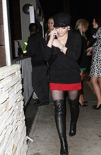 Hilary Duff being very pretty