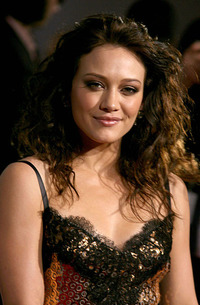 Hilary Duff being very pretty