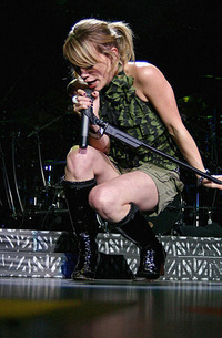 Hilary Duff being very pretty