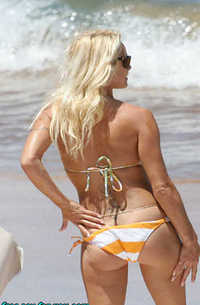 Pamela Anderson enjoying herself at the beach
