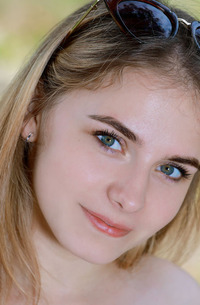 Dakota Pink Unhooks Her Bra To Fully Expose Her Beautiful Big Breasts