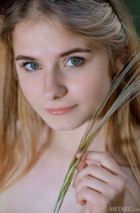 Dakota Pink Unhooks Her Bra To Fully Expose Her Beautiful Big Breasts