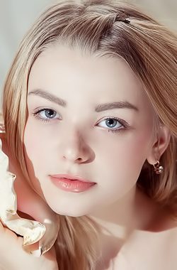 Blonde Daniel Sea With Natural Big Tits