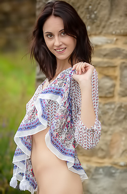 Sade Mare Lovely Teen With Beautiful Face And Gorgeous Breasts