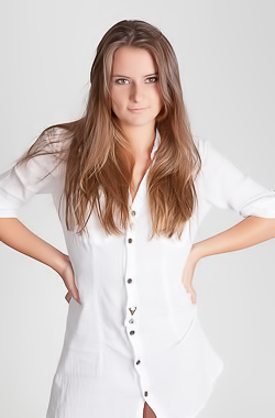 Teen Romina Flashing Her Trimmed Pussy