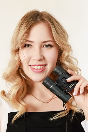 Melania Curvaceous Beauty Is Soon Neglecting Her Duties