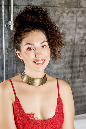 Electra Noir Naked And Stepping Into The Shower