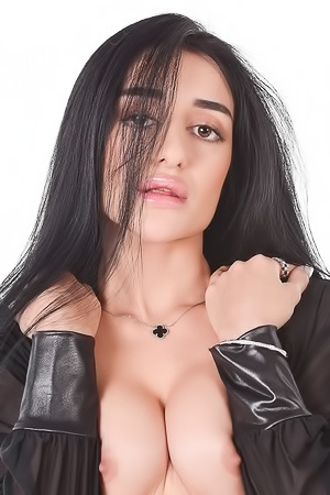 Ara Mixs Pierced Tits And Leather Get-Shaving Seduced