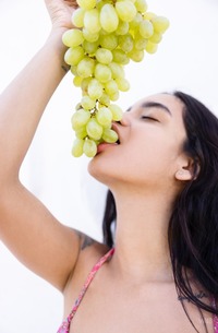 Dulce Hot Latina Teen Plays With Dildo Near The Pool